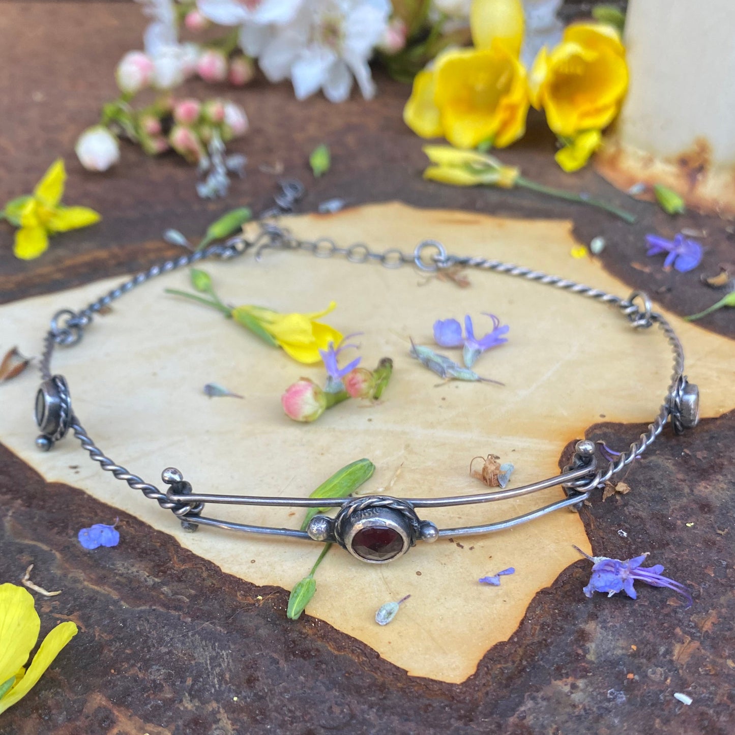 Choker with faceted stones