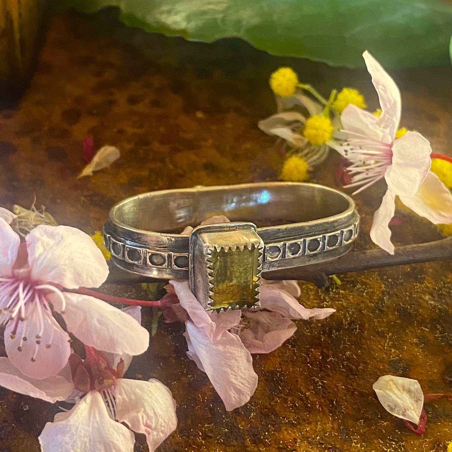 Lemon Quartz Two Finger Ring