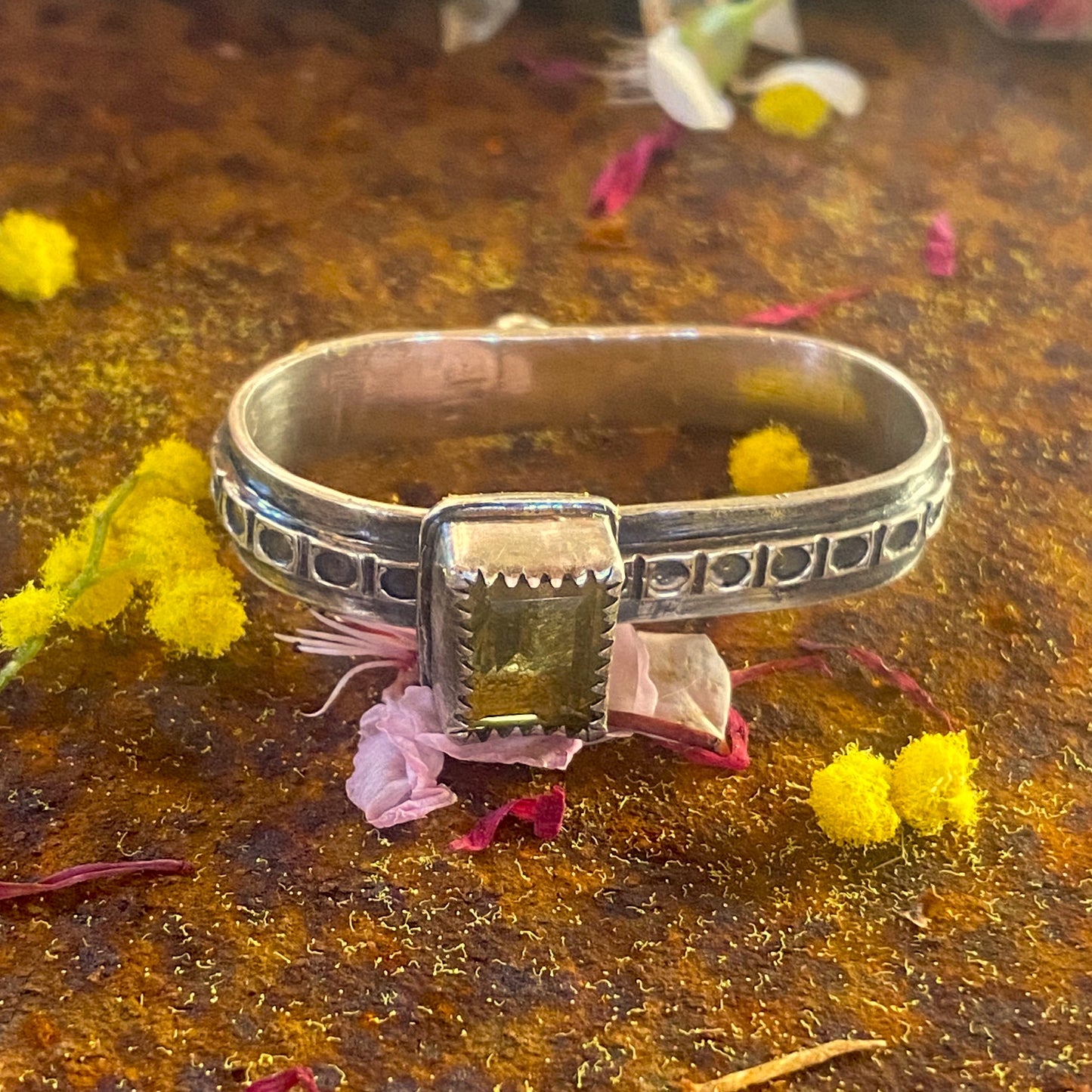Lemon Quartz Two Finger Ring