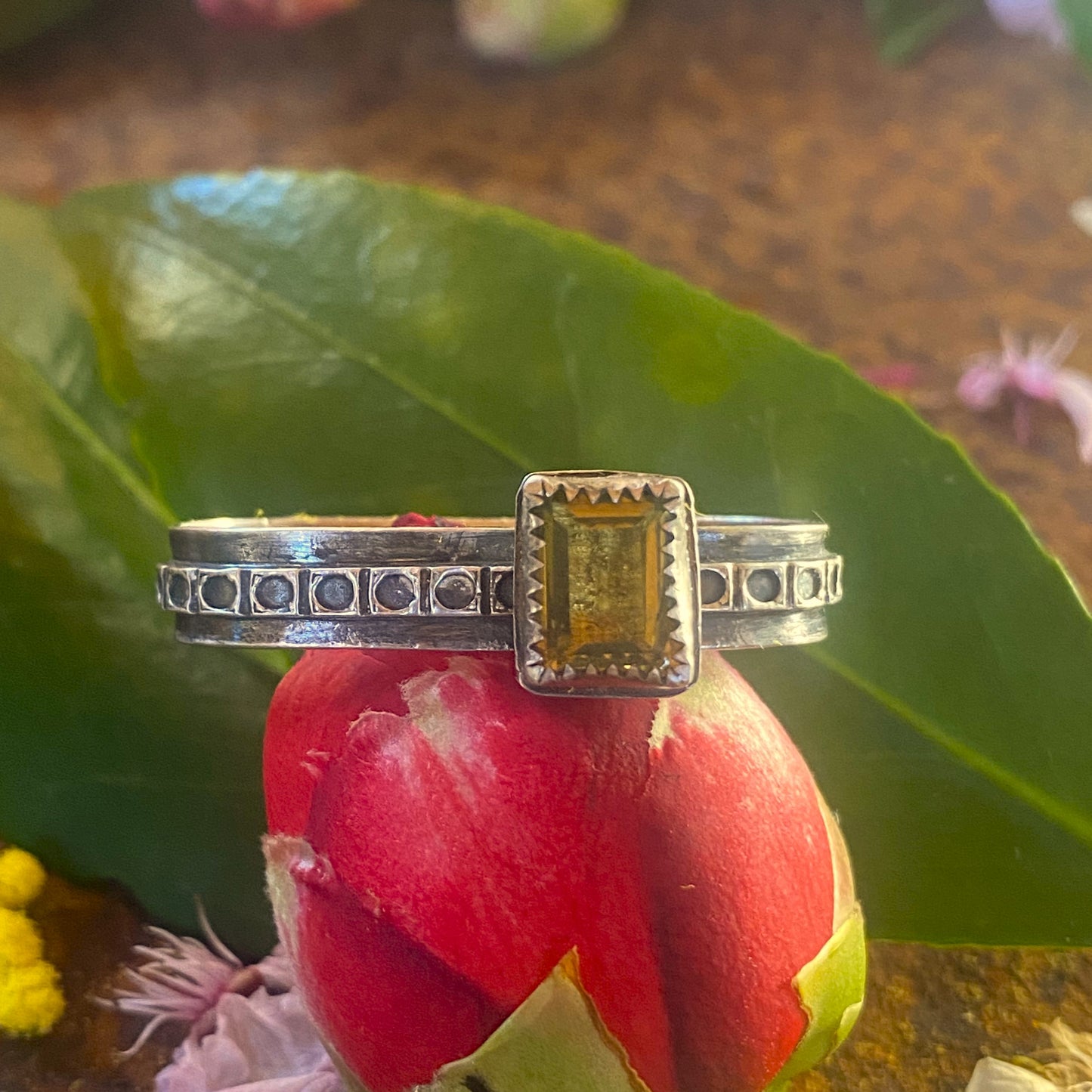 Lemon Quartz Two Finger Ring